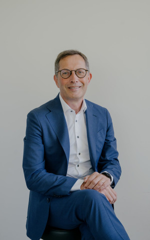 Dr Marc Peeters